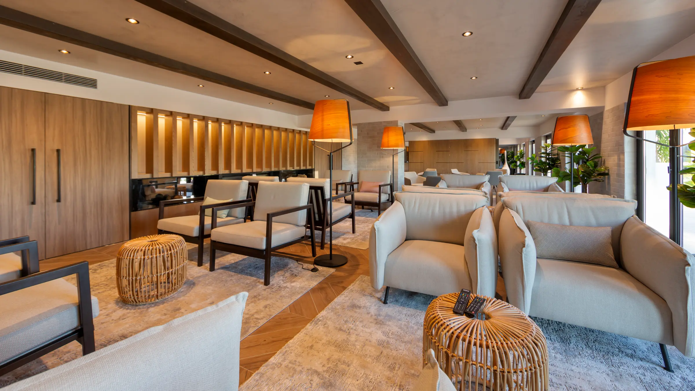 SALA MULTIUSOS 2 - ESTAR+TV, CABANAS RESORT - P3P J. Paulo Pereira - Arquitetos & Associados